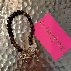 NWT Lilly Pulitzer GWP Brown bead bracelet w/charm